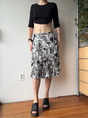 Simon Chang Black & White Pleated A line Midi Skirt - 4